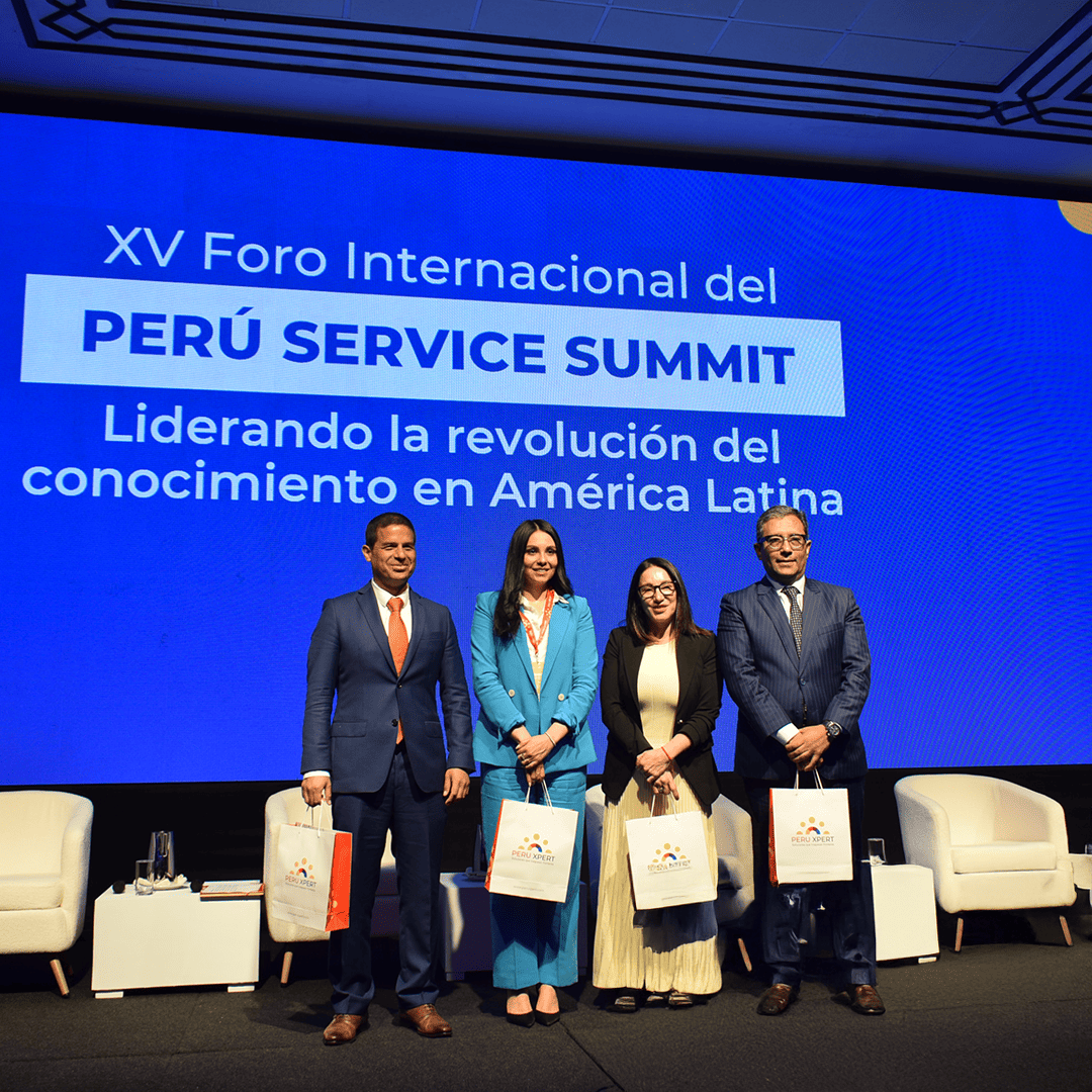 Participantes del Perú Service Summit