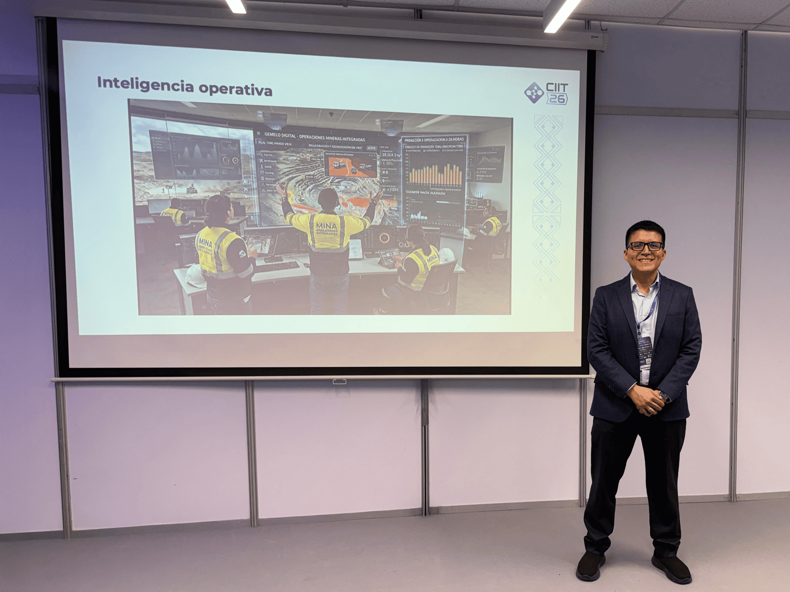 Presentación de inteligencia operativa en EXPONOR