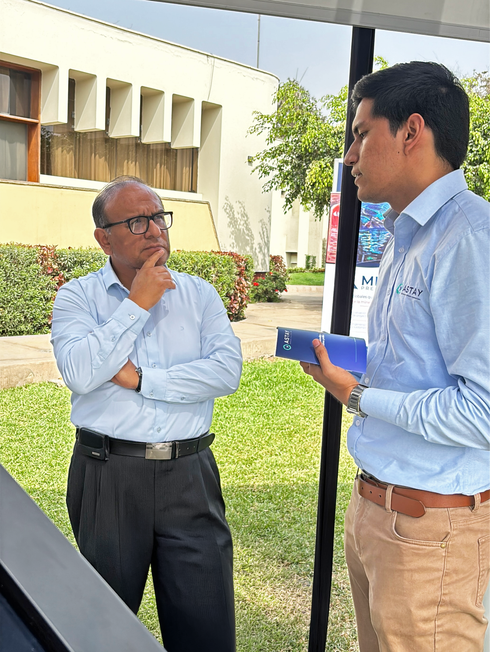 Interacción con profesionales en CODEa Mining Fest